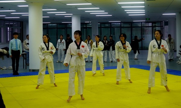 12月1日老图书馆四楼19级休闲二班跆舞比赛.jpg